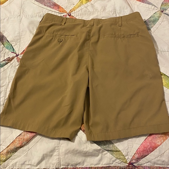 Men's Khaki Golf Shorts - Picture 3 of 3